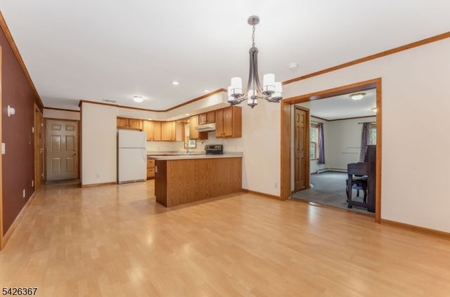 65 Summerfield Rd, White Twp., NJ 07823