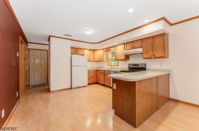 65 Summerfield Rd, White Twp., NJ 07823