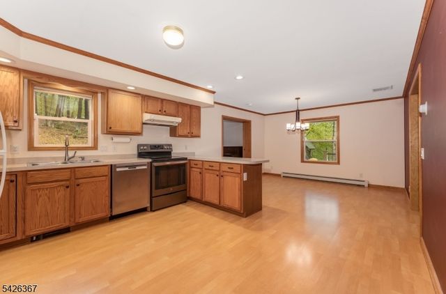 65 Summerfield Rd, White Twp., NJ 07823
