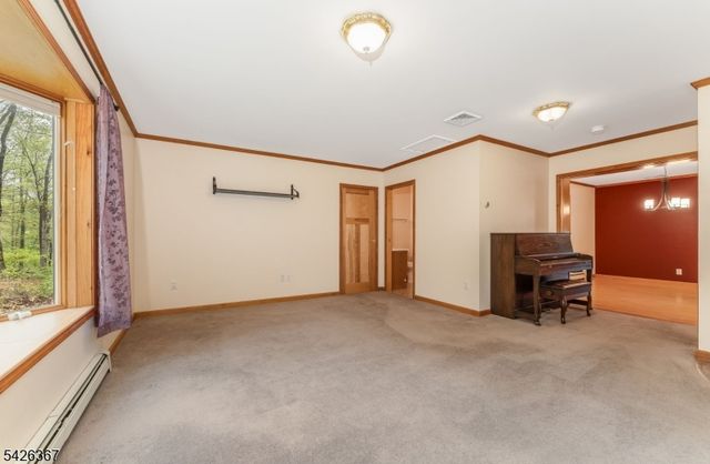 65 Summerfield Rd, White Twp., NJ 07823