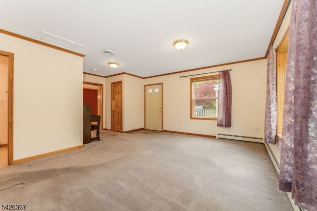 65 Summerfield Rd, White Twp., NJ 07823