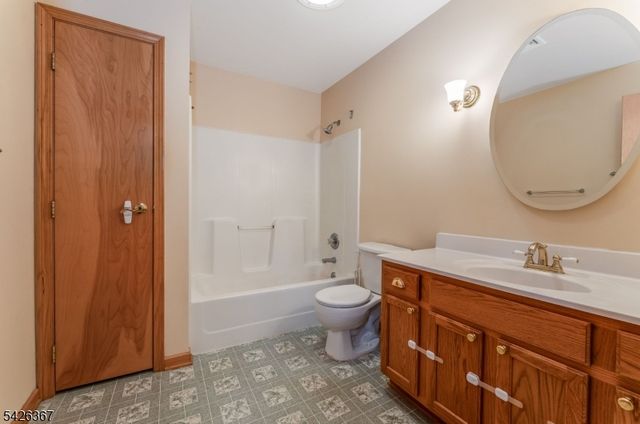 65 Summerfield Rd, White Twp., NJ 07823