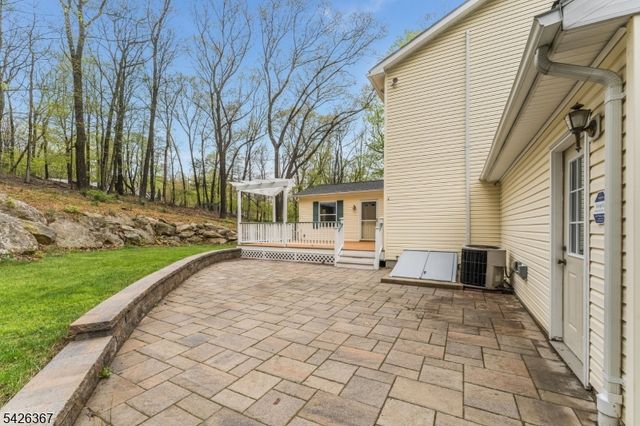 65 Summerfield Rd, White Twp., NJ 07823
