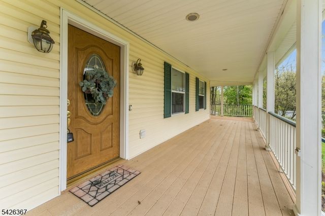 65 Summerfield Rd, White Twp., NJ 07823