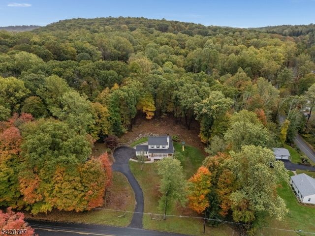 65 Summerfield Rd, White Twp., NJ 07823