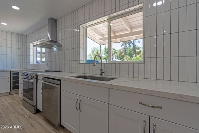 3035 E HEATHERBRAE Drive, Phoenix, AZ 85016