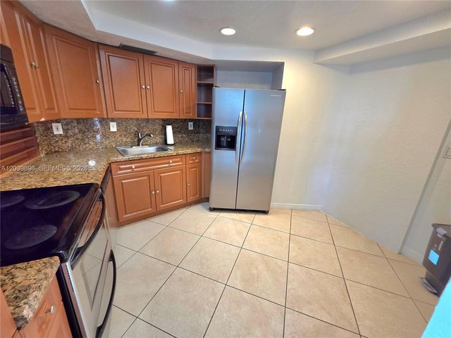 11930 N Bayshore Drive 910, North Miami, FL 33181