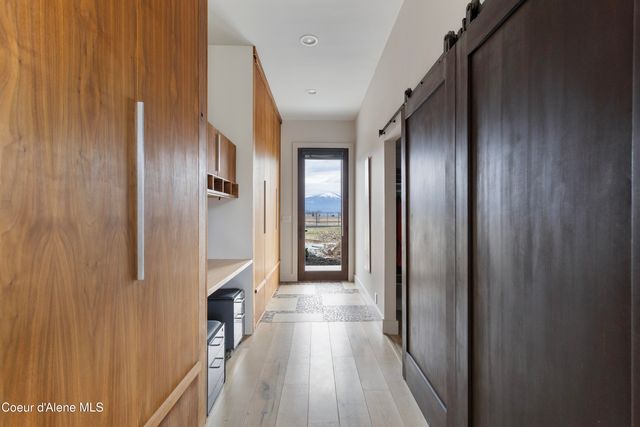 432 Stagecoach Drive, Sagle, ID 83860