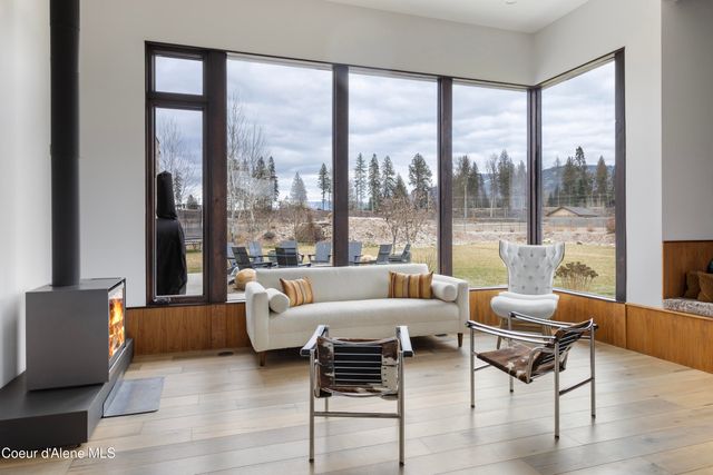 432 Stagecoach Drive, Sagle, ID 83860