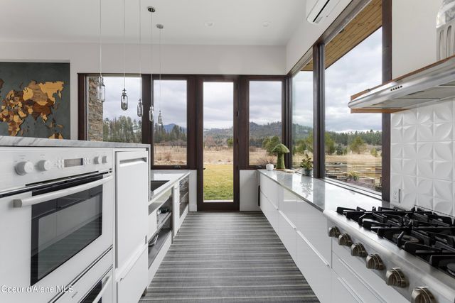 432 Stagecoach Drive, Sagle, ID 83860