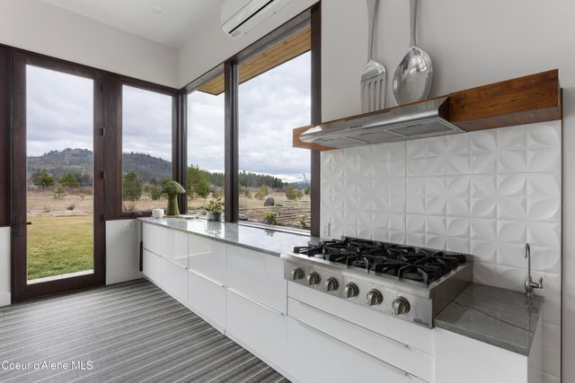 432 Stagecoach Drive, Sagle, ID 83860
