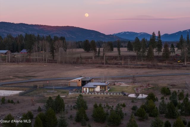 432 Stagecoach Drive, Sagle, ID 83860