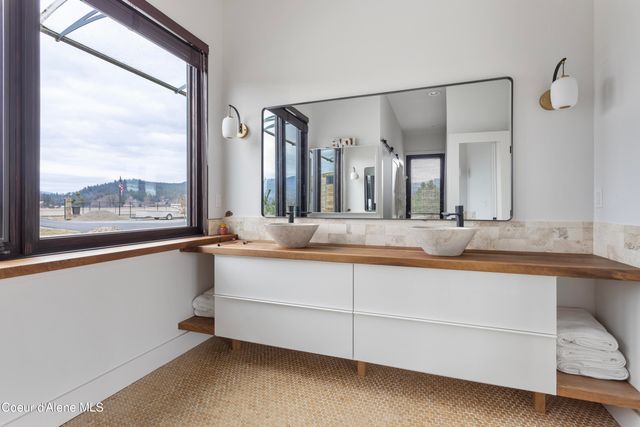 432 Stagecoach Drive, Sagle, ID 83860