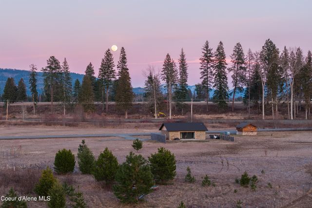 432 Stagecoach Drive, Sagle, ID 83860