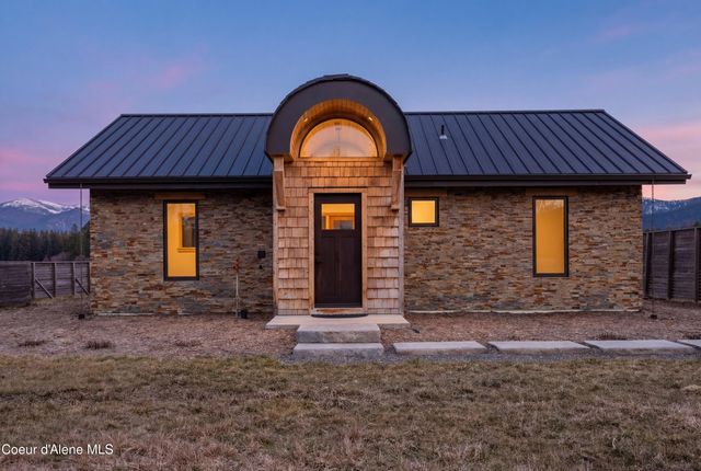 432 Stagecoach Drive, Sagle, ID 83860
