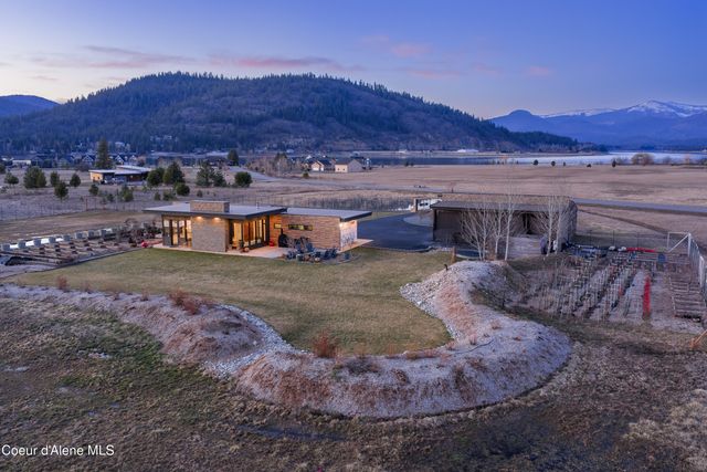 432 Stagecoach Drive, Sagle, ID 83860