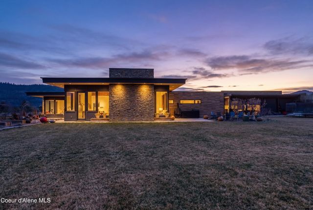 432 Stagecoach Drive, Sagle, ID 83860