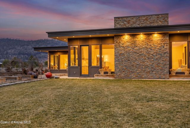 432 Stagecoach Drive, Sagle, ID 83860