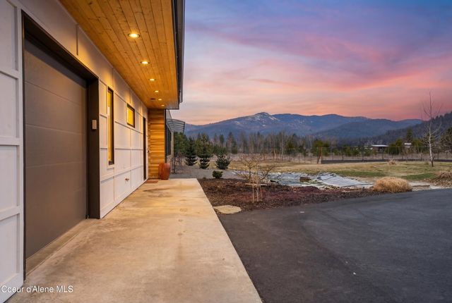 432 Stagecoach Drive, Sagle, ID 83860