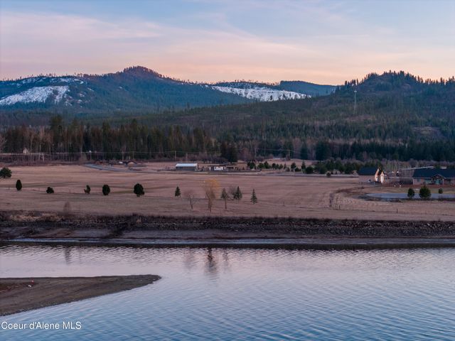 432 Stagecoach Drive, Sagle, ID 83860
