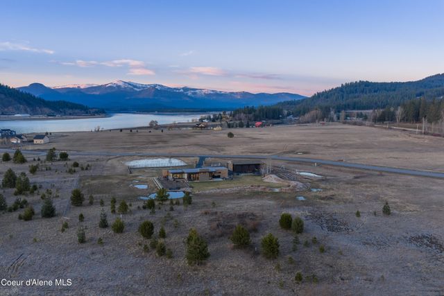 432 Stagecoach Drive, Sagle, ID 83860