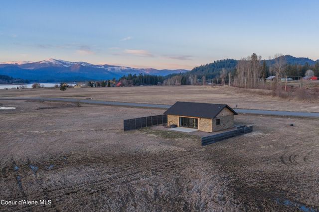 432 Stagecoach Drive, Sagle, ID 83860