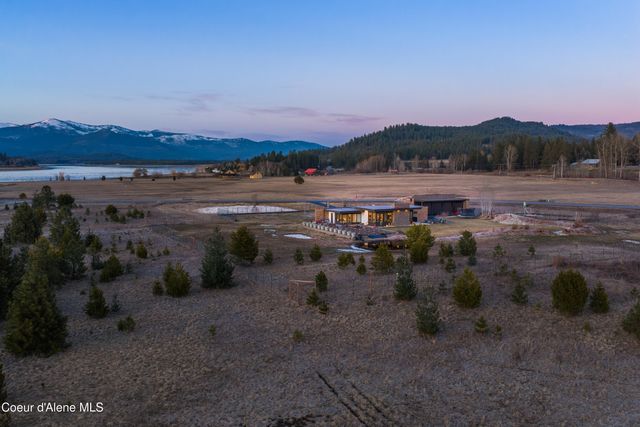 432 Stagecoach Drive, Sagle, ID 83860