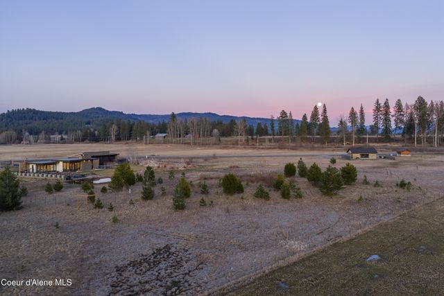 432 Stagecoach Drive, Sagle, ID 83860