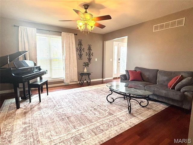 5152 Copperleaf Drive, Imperial, MO 63052