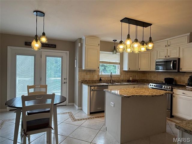 5152 Copperleaf Drive, Imperial, MO 63052