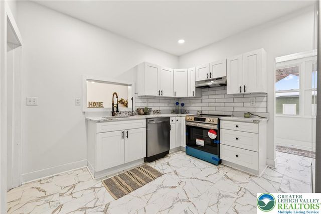 28 1st Street, Bangor Boro, PA 18013