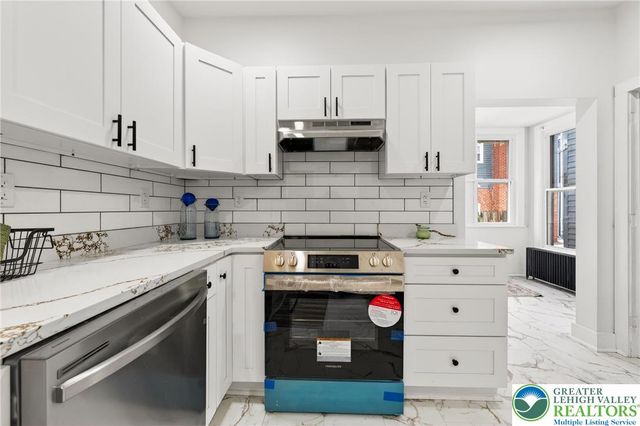 28 1st Street, Bangor Boro, PA 18013