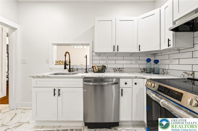 28 1st Street, Bangor Boro, PA 18013