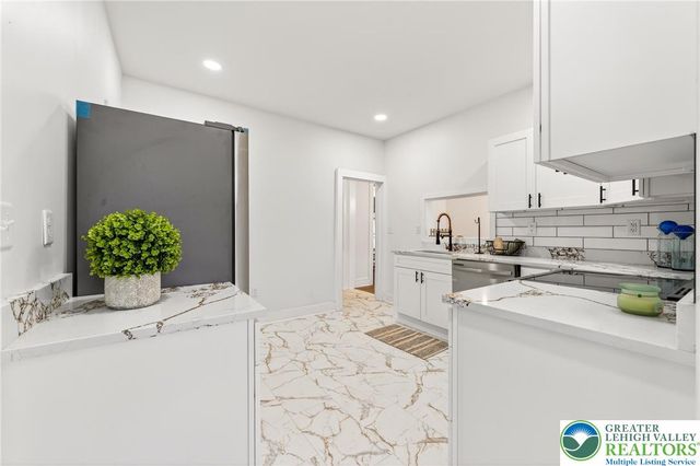 28 1st Street, Bangor Boro, PA 18013