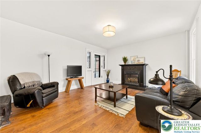 28 1st Street, Bangor Boro, PA 18013