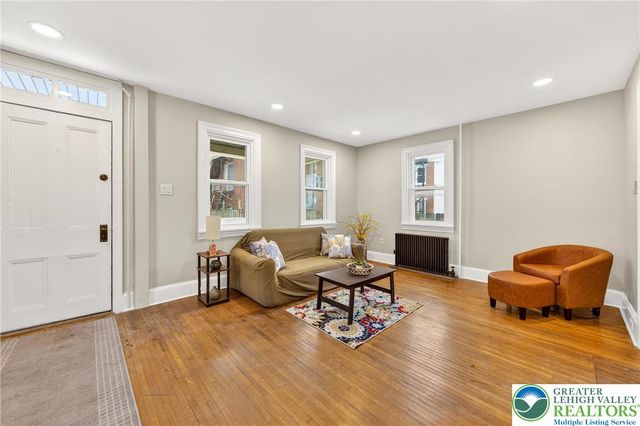 28 1st Street, Bangor Boro, PA 18013