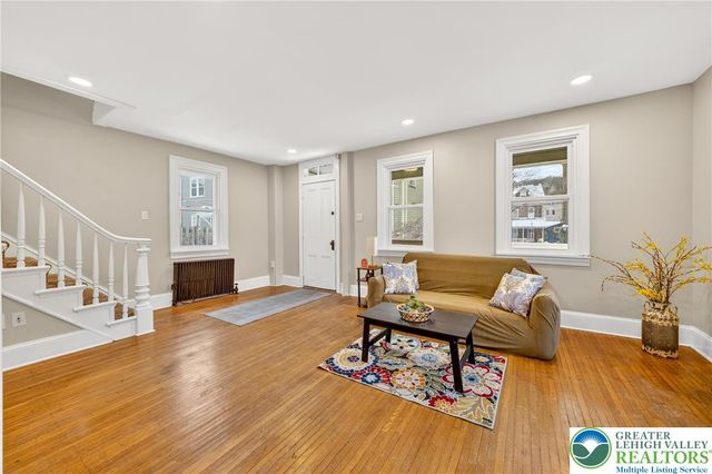 28 1st Street, Bangor Boro, PA 18013