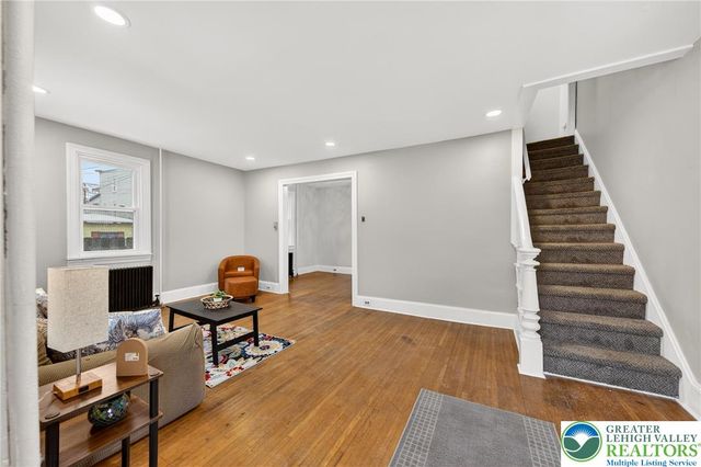 28 1st Street, Bangor Boro, PA 18013