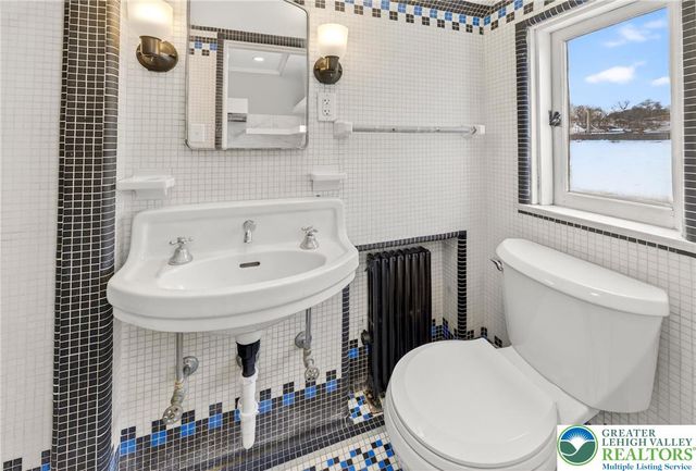 28 1st Street, Bangor Boro, PA 18013