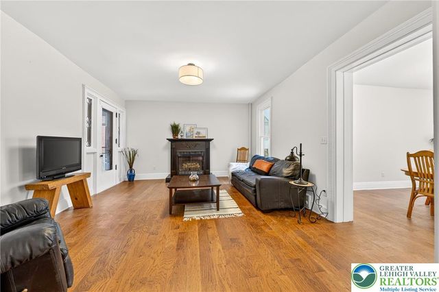 28 1st Street, Bangor Boro, PA 18013