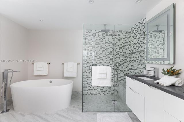 520 W Ave 2004 2004, Miami Beach, FL 33139