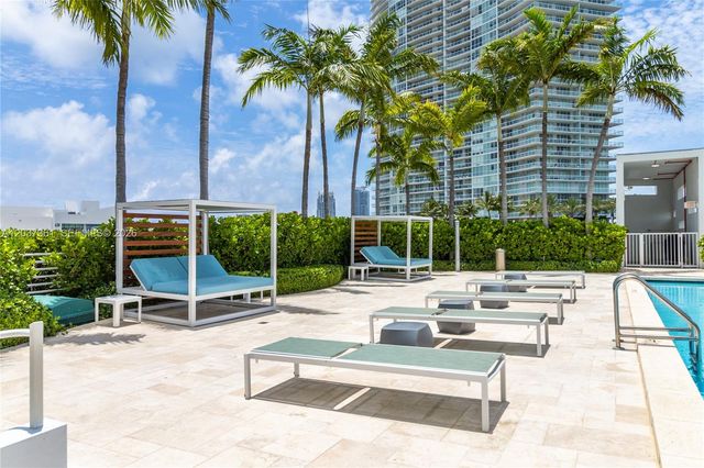 520 W Ave 2004 2004, Miami Beach, FL 33139