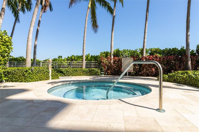 520 W Ave 2004 2004, Miami Beach, FL 33139