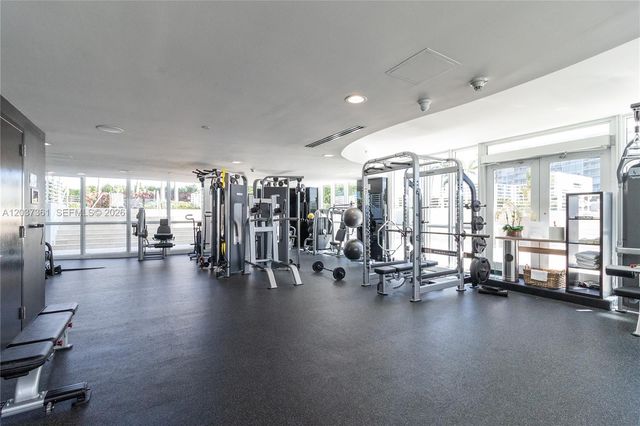 520 W Ave 2004 2004, Miami Beach, FL 33139