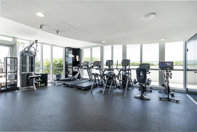 520 W Ave 2004 2004, Miami Beach, FL 33139