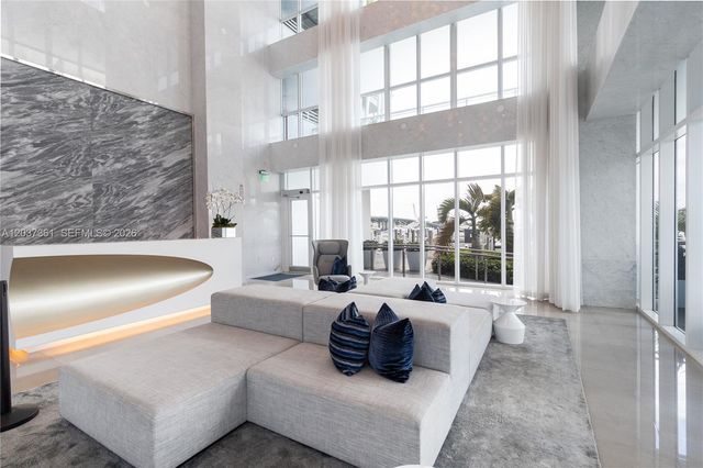 520 W Ave 2004 2004, Miami Beach, FL 33139