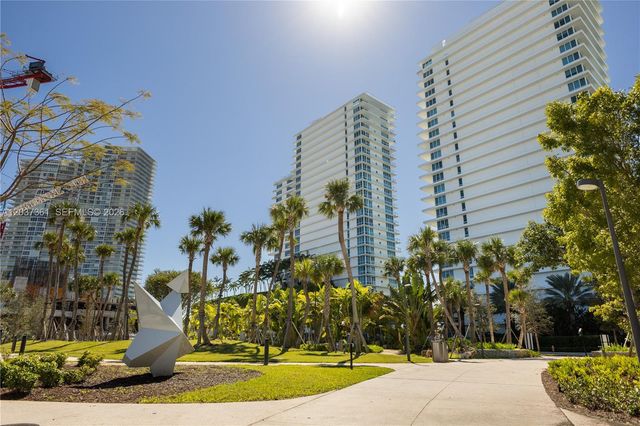 520 W Ave 2004 2004, Miami Beach, FL 33139
