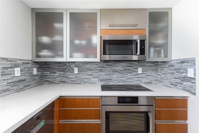 520 W Ave 2004 2004, Miami Beach, FL 33139