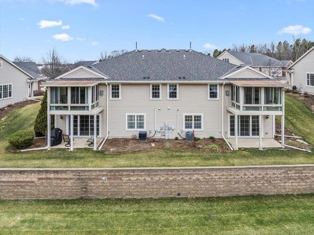 N160W20271 FOX CREEK DRIVE, Jackson, WI 53037