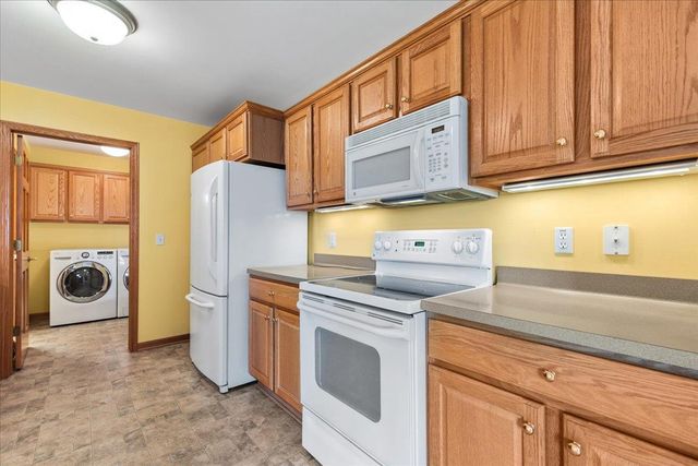 N160W20271 FOX CREEK DRIVE, Jackson, WI 53037